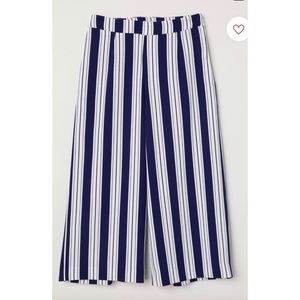 H&M White/Blue striped Culottes Pants 🤗